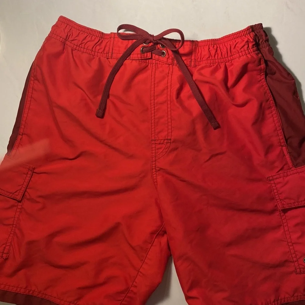 Roundtree & Yorke Red cargo pocket shorts swimwear elastic waistband swimsuit M​ - Picture 2 of 5